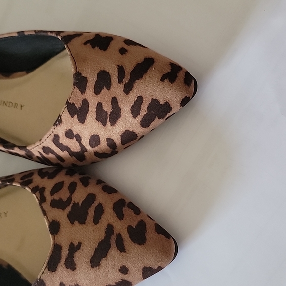 Cheetah 🐆 flats 'NWT' - Picture 5 of 8